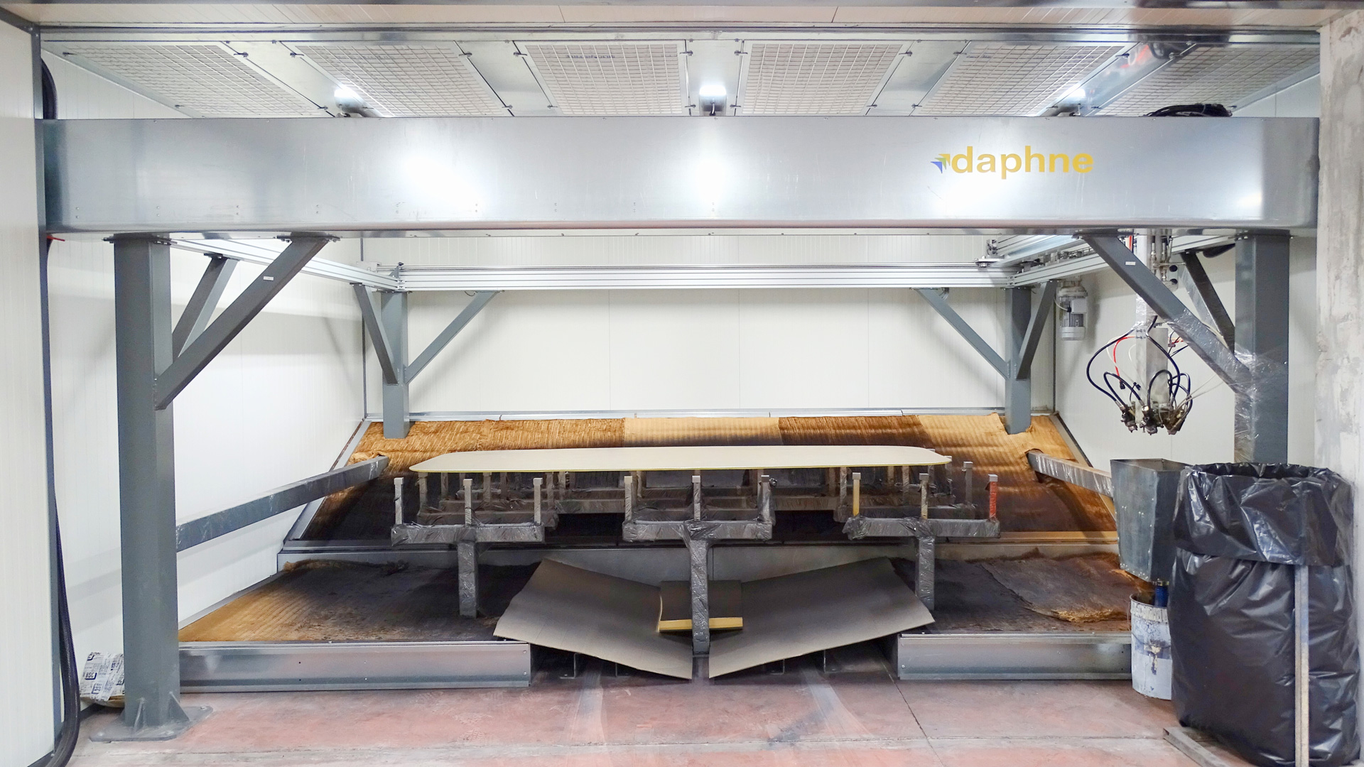 robot-di-verniciatura-speciale-per-lastre-in-vetro